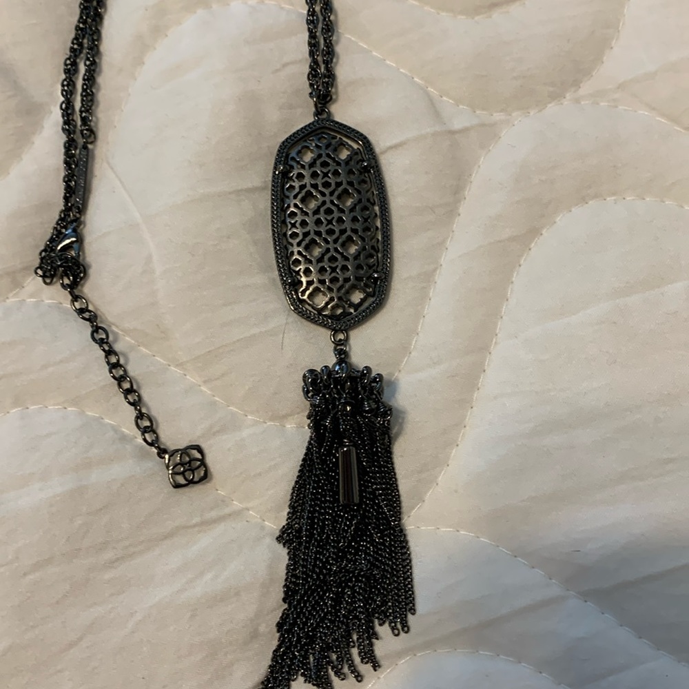 Kendra Scott Rayne Necklace in Gunmetal with Gummetal Filigree EUC